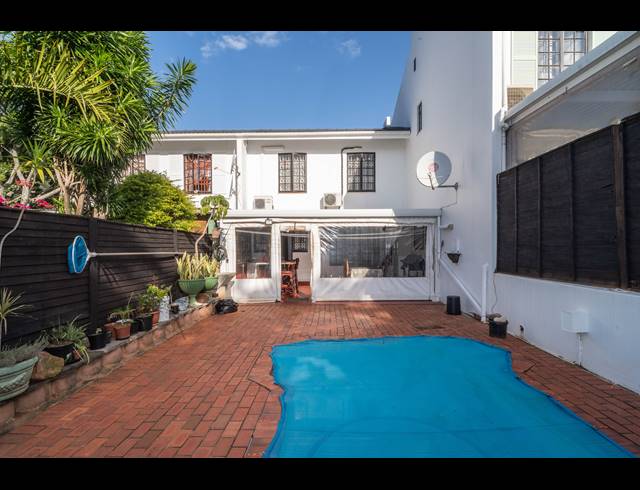 3 BEDROOM APARTMENT FOR SALE IN GLEN HILLS